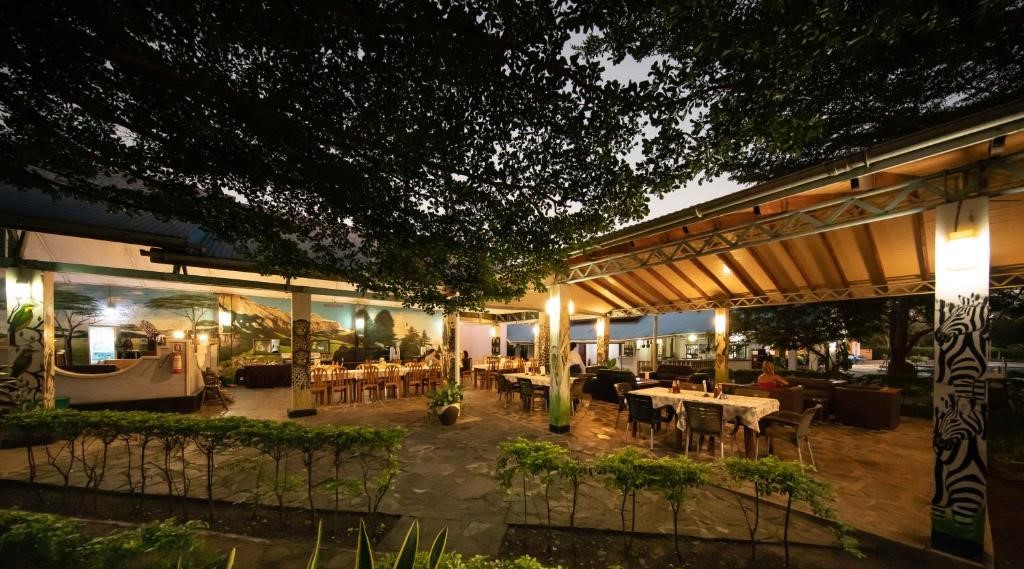 Tan-Swiss Lodge